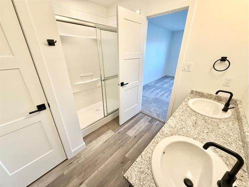 324A Boutin Avenue, Hinton, AB - Indoor Photo Showing Bathroom