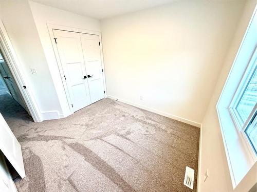 324A Boutin Avenue, Hinton, AB - Indoor Photo Showing Other Room