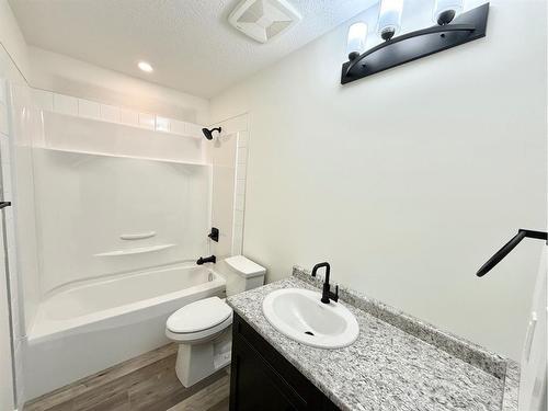 324A Boutin Avenue, Hinton, AB - Indoor Photo Showing Bathroom