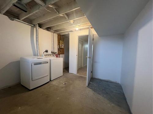 3605 55 Avenue, Whitecourt, AB - Indoor Photo Showing Laundry Room