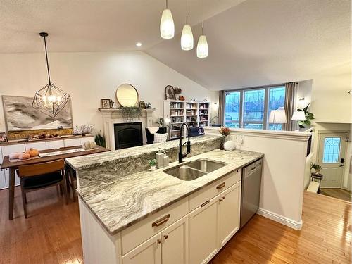 15 Park Point, Whitecourt, AB - Indoor Photo Showing Kitchen With Double Sink