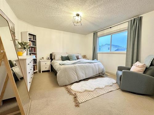 15 Park Point, Whitecourt, AB - Indoor Photo Showing Bedroom