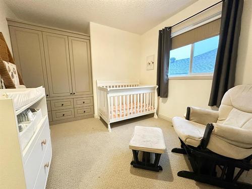 15 Park Point, Whitecourt, AB - Indoor Photo Showing Bedroom