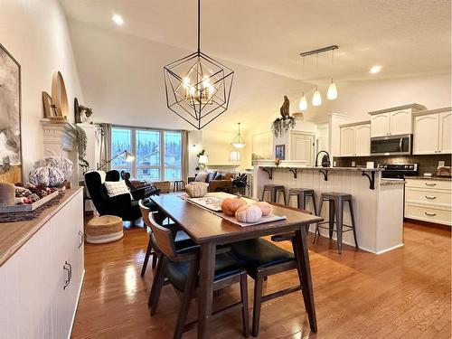 15 Park Point, Whitecourt, AB - Indoor Photo Showing Dining Room