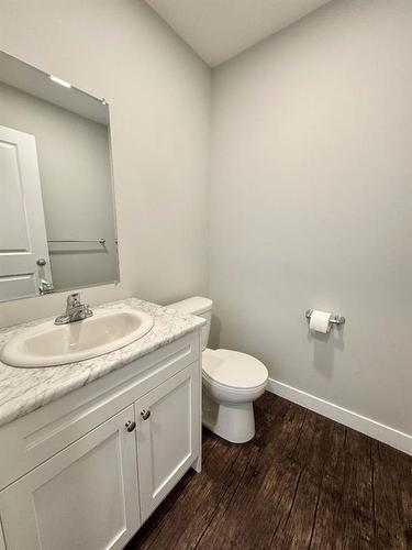 9511D 112 Street, Clairmont, AB - Indoor Photo Showing Bathroom