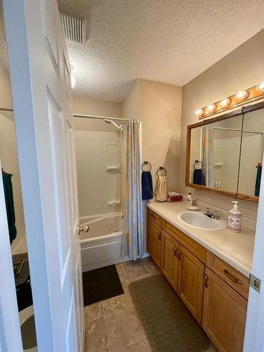 18302 Township Road 532, Rural Yellowhead County, AB - Indoor Photo Showing Bathroom