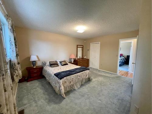 18302 Township Road 532, Rural Yellowhead County, AB - Indoor Photo Showing Bedroom