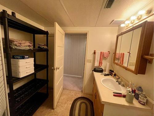 18302 Township Road 532, Rural Yellowhead County, AB - Indoor Photo Showing Bathroom