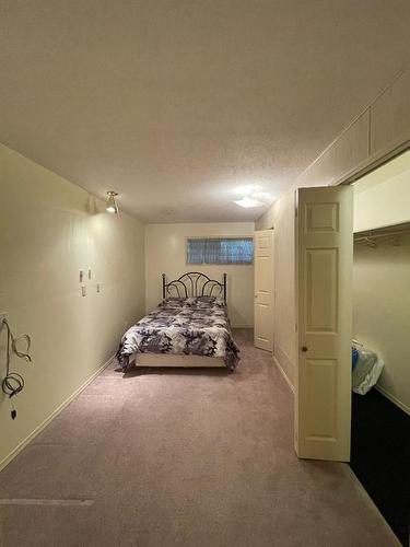 18302 Township Road 532, Rural Yellowhead County, AB - Indoor Photo Showing Bedroom