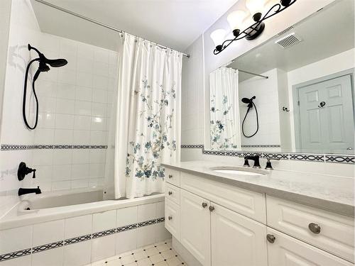 61 Park Drive, Whitecourt, AB - Indoor Photo Showing Bathroom