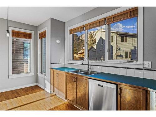 400-200 Rabbit Street, Banff, AB - Indoor Photo Showing Kitchen With Double Sink