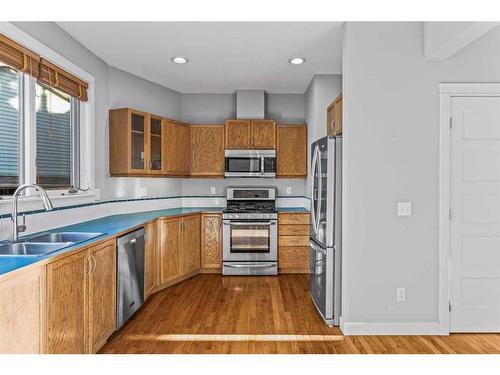 400-200 Rabbit Street, Banff, AB - Indoor Photo Showing Kitchen With Double Sink