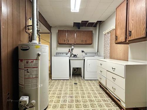 34 Windfall Drive, Whitecourt, AB - Indoor Photo Showing Laundry Room