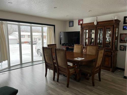 407 7 Avenue, Fox Creek, AB - Indoor Photo Showing Dining Room