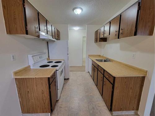 316A-5611 10 Avenue, Edson, AB - Indoor Photo Showing Kitchen