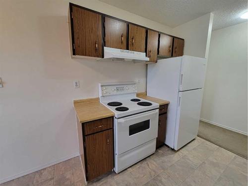 316A-5611 10 Avenue, Edson, AB - Indoor Photo Showing Kitchen