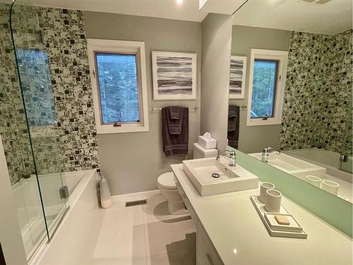 29 Ravine Drive, Whitecourt, AB - Indoor Photo Showing Bathroom