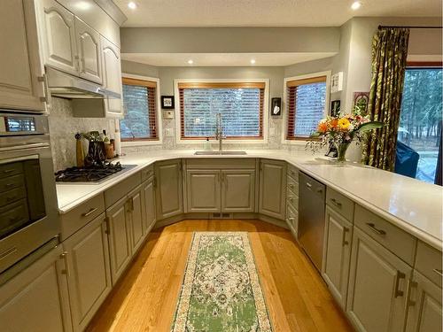 29 Ravine Drive, Whitecourt, AB - Indoor Photo Showing Kitchen