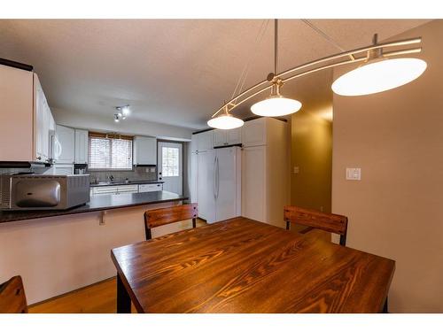 113 Parker Place, Hinton, AB - Indoor Photo Showing Dining Room