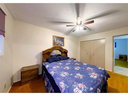 5908 9 Avenue, Edson, AB - Indoor Photo Showing Bedroom