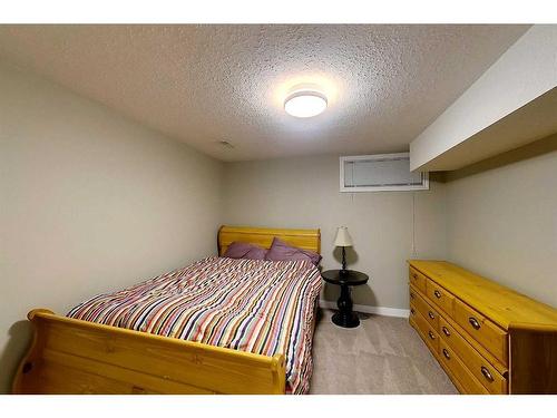 4238 8 Avenue, Edson, AB - Indoor Photo Showing Bedroom