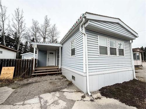 23-145 East River Road, Hinton, AB 