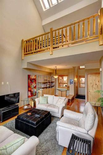 222-107 Armstrong Place, Canmore, AB - Indoor Photo Showing Living Room