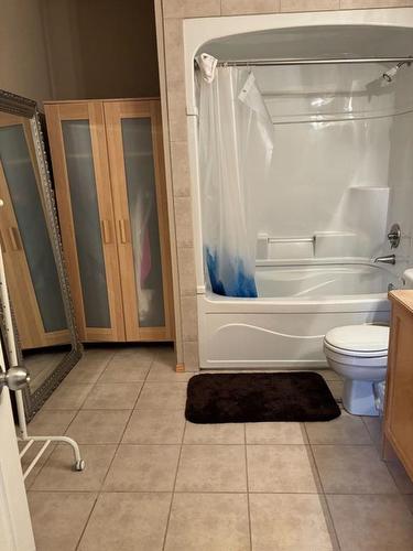 51 Kreiner Crescent, Whitecourt, AB - Indoor Photo Showing Bathroom