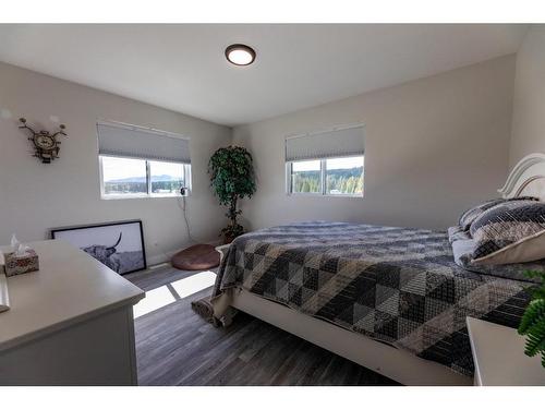 516B Seabolt Estates, Rural Yellowhead County, AB - Indoor Photo Showing Bedroom