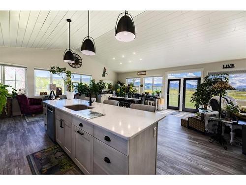 516B Seabolt Estates, Rural Yellowhead County, AB - Indoor Photo Showing Kitchen