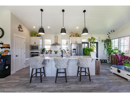 516B Seabolt Estates, Rural Yellowhead County, AB - Indoor Photo Showing Kitchen With Upgraded Kitchen