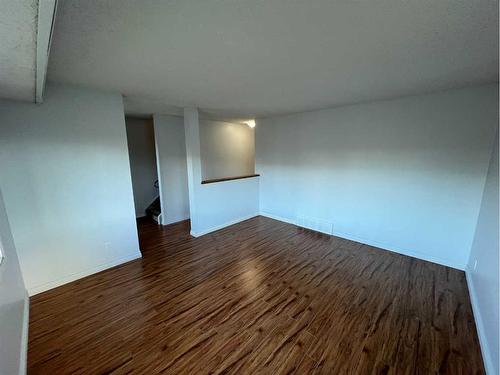 537-457 Collinge Road, Hinton, AB - Indoor Photo Showing Other Room