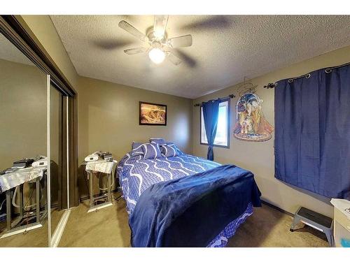 712 3 Avenue, Fox Creek, AB - Indoor Photo Showing Bedroom