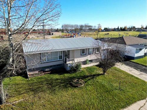 712 3 Avenue, Fox Creek, AB - Outdoor With Deck Patio Veranda