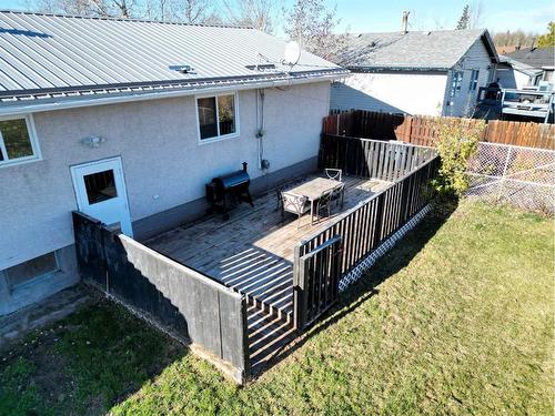 712 3 Avenue, Fox Creek, AB - Outdoor With Deck Patio Veranda