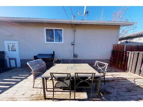 712 3 Avenue, Fox Creek, AB - Outdoor With Deck Patio Veranda