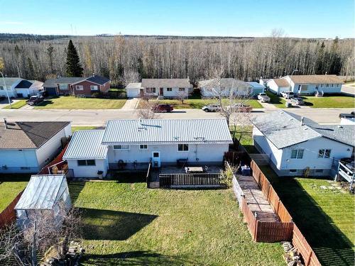 712 3 Avenue, Fox Creek, AB - Outdoor