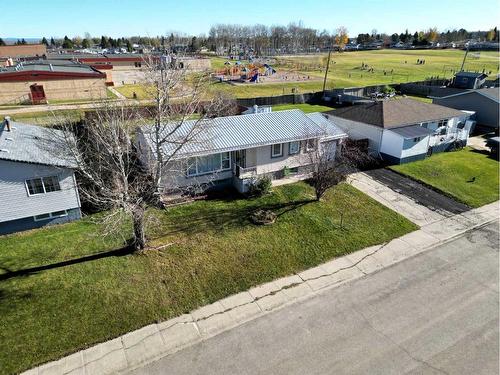 712 3 Avenue, Fox Creek, AB - Outdoor