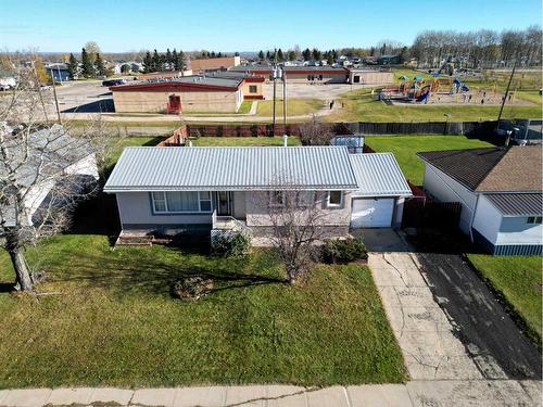 712 3 Avenue, Fox Creek, AB - Outdoor