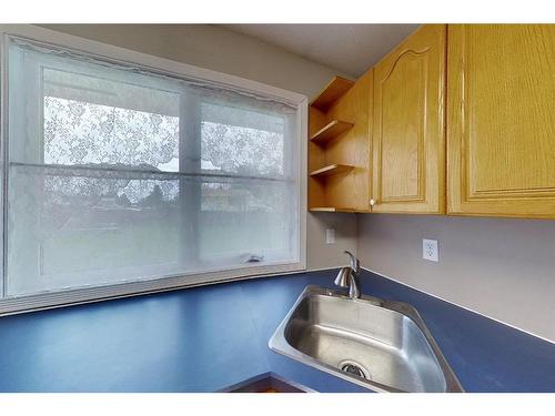 705 8 Street, Fox Creek, AB - Indoor