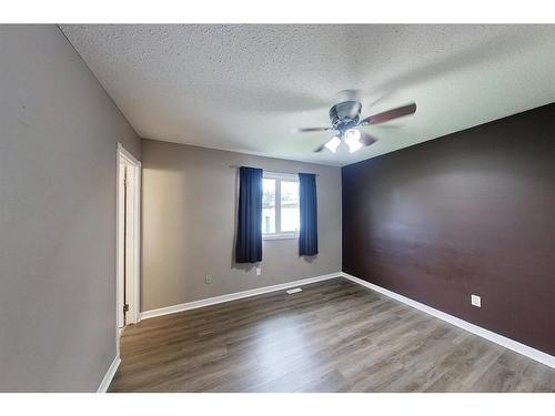 705 8 Street, Fox Creek, AB - Indoor Photo Showing Other Room