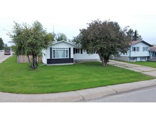 705 8 Street, Fox Creek, AB - Outdoor