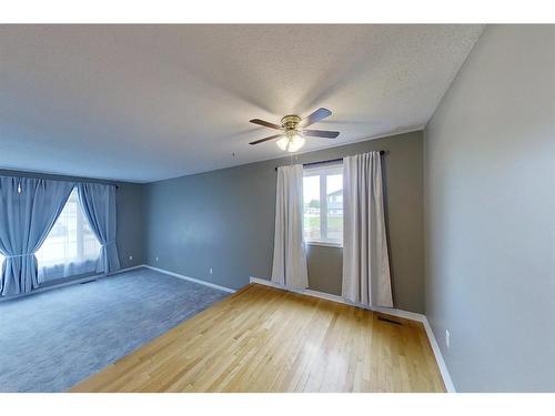 705 8 Street, Fox Creek, AB - Indoor Photo Showing Other Room