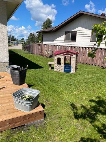 407 5 Street North, Fox Creek, AB - Outdoor With Exterior