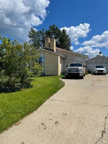 407 5 Street North, Fox Creek, AB - Outdoor