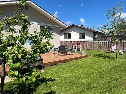 407 5 Street North, Fox Creek, AB - Outdoor