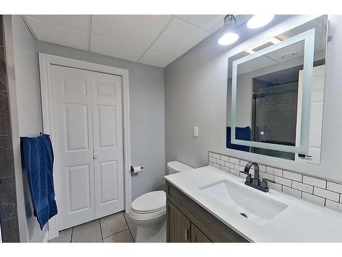 682004-Range Road 220.5, Rural Athabasca County, AB - Indoor Photo Showing Bathroom