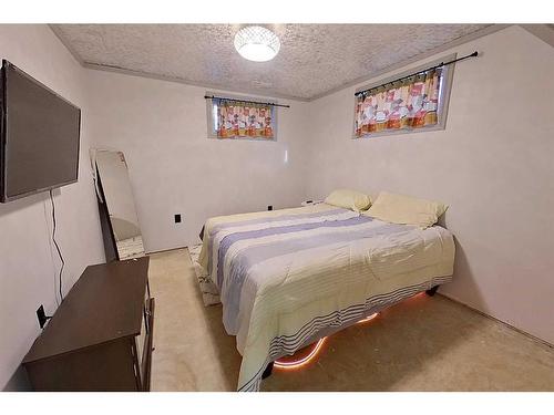 682004-Range Road 220.5, Rural Athabasca County, AB - Indoor Photo Showing Bedroom