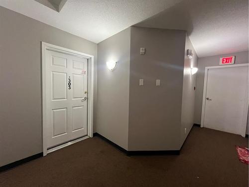 #303-4330A 55 Avenue, Whitecourt, AB - Indoor Photo Showing Other Room