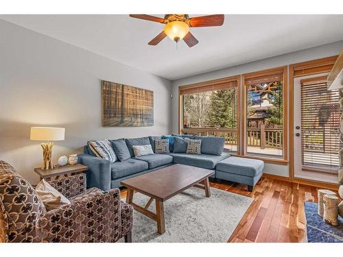 309-701 Benchlands Trail, Canmore, AB - Indoor Photo Showing Living Room